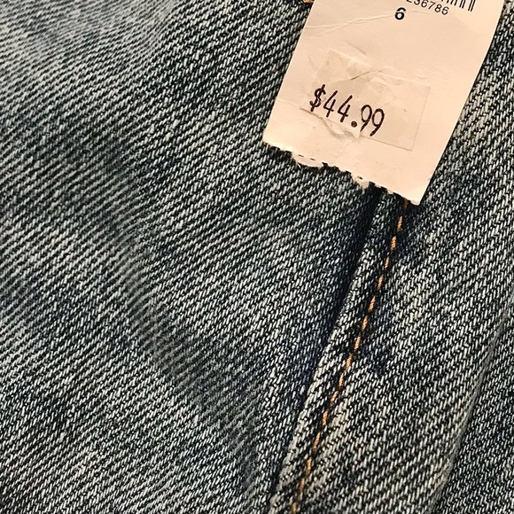 Old Navy High Wasted Slouchy Straight Jeans - Picture 5 of 6